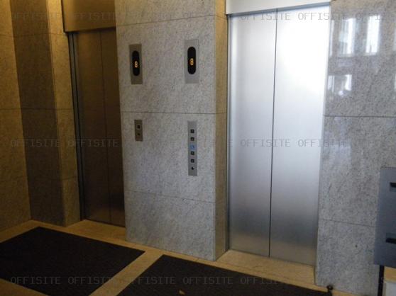 日比谷頴川（ひびやえいせん）ビルのエレベーター