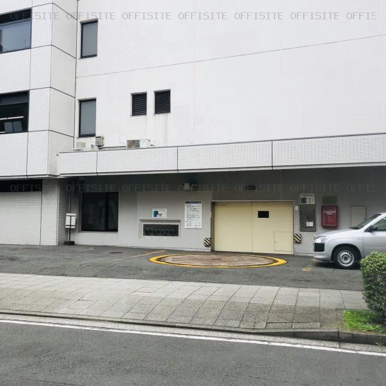 日本生命横浜尾上町ビルの駐車場
