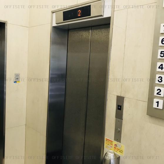 新宿伍名館のエレベーター