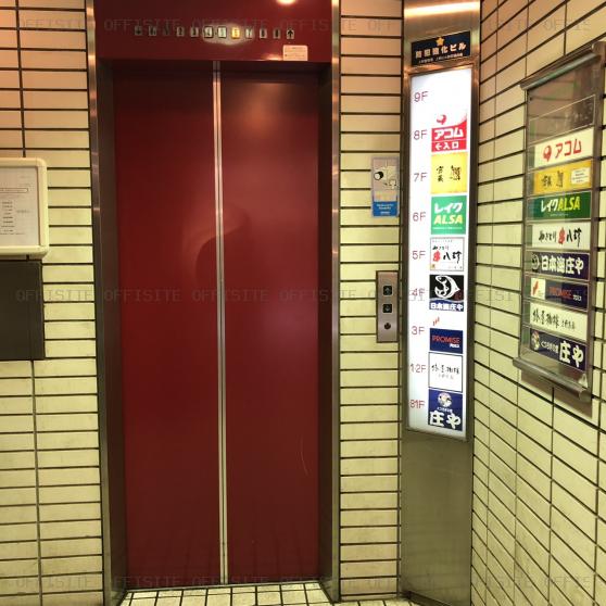 山田ビルのエレベーター