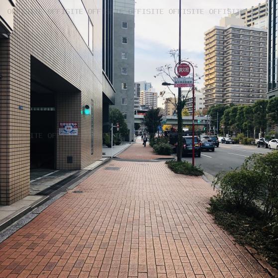 日本弘道会ビルのビル前面道路