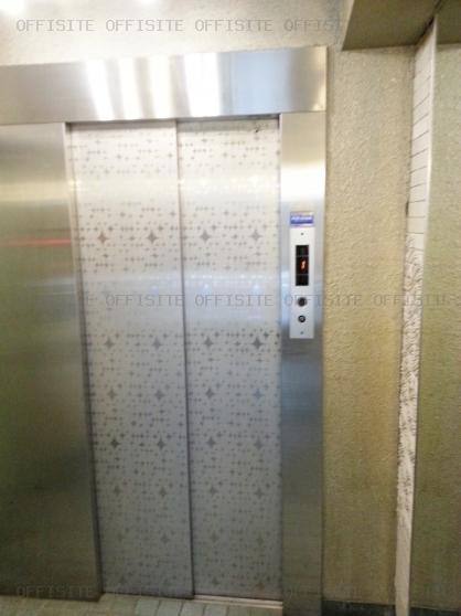 神田タイショービルのエレベーター