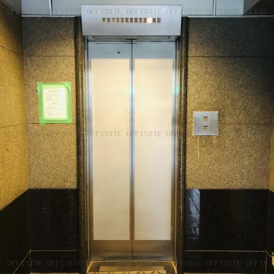 日本橋優和ビルのエレベーター