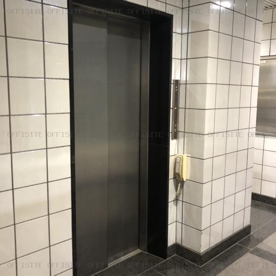 山田ラインビル２のエレベーター