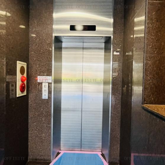 川島ビルのエレベーター