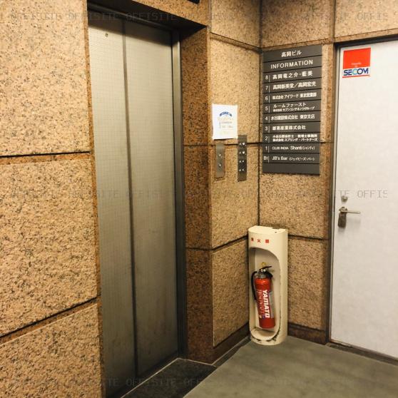 高岡ビルのエレベーター