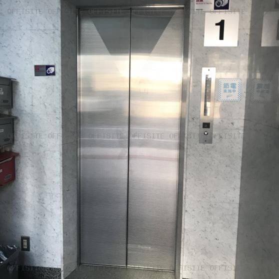 ヤマダビルのエレベーター