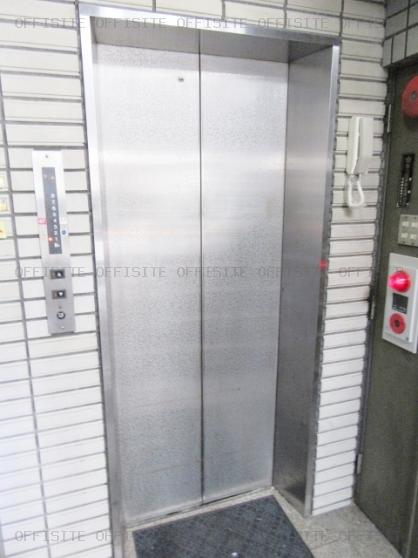 丸正小林第二ビルのエレベーター