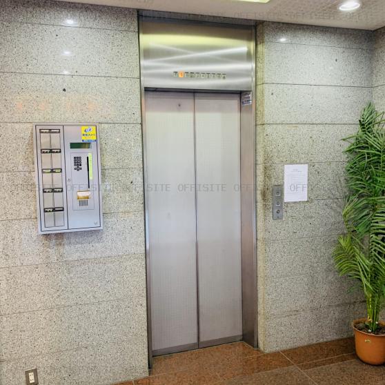 翔和秋葉原ビルのエレベーター