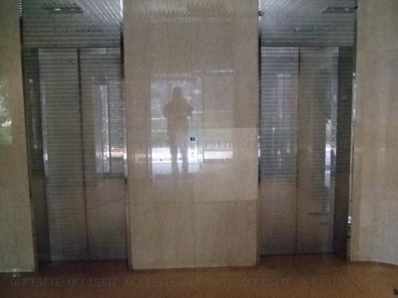 山京目黒ビルのエレベーター