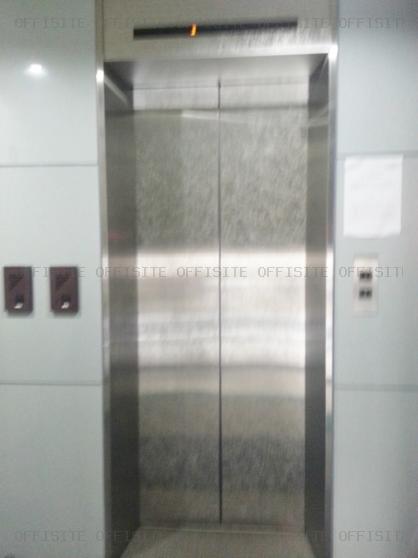 滝ビルのエレベーター
