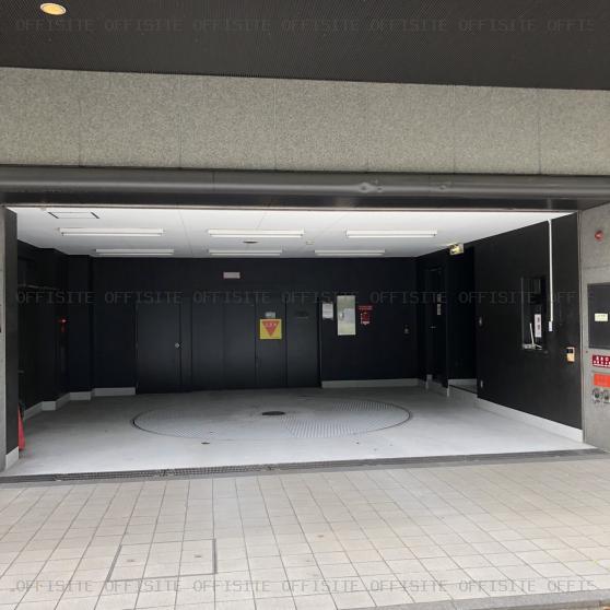 インテリックス新横浜ビルの駐車場