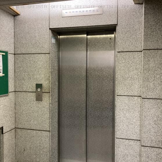 ミナト新富ビルのエレベーター