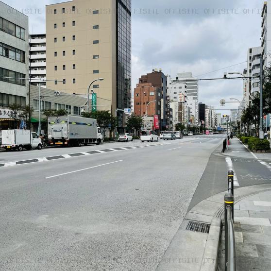 ＪＰＲ上野イーストビルのビル前面道路