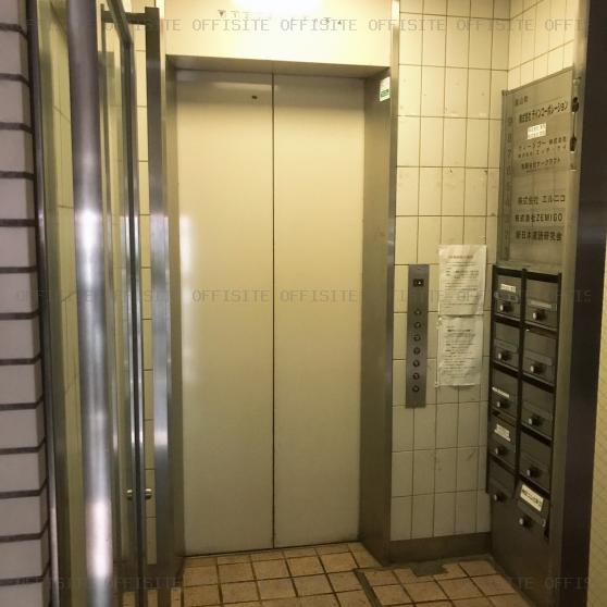 リプロ神田ビルのエレベーター