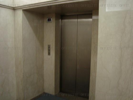 神田駿河台ビルのエレベーター