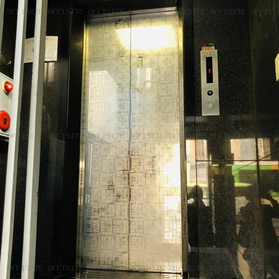 クロサワ駅前ビルのエレベーター