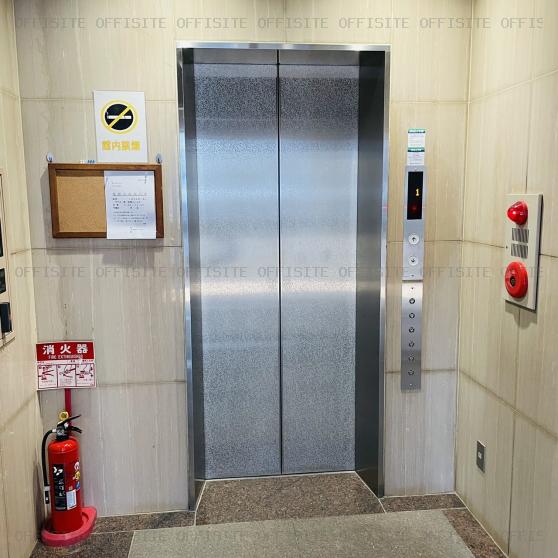 岡田ビルのエレベーター
