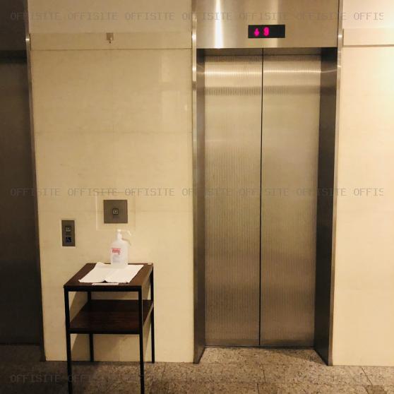 北越製紙ビルのエレベーター