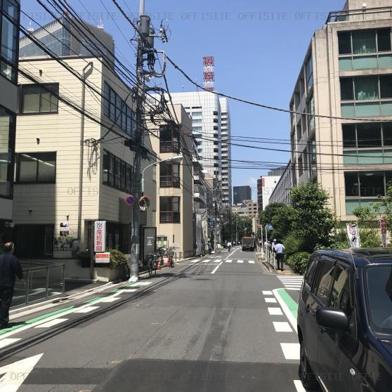 赤坂ＺＥＮビルのビル前面道路