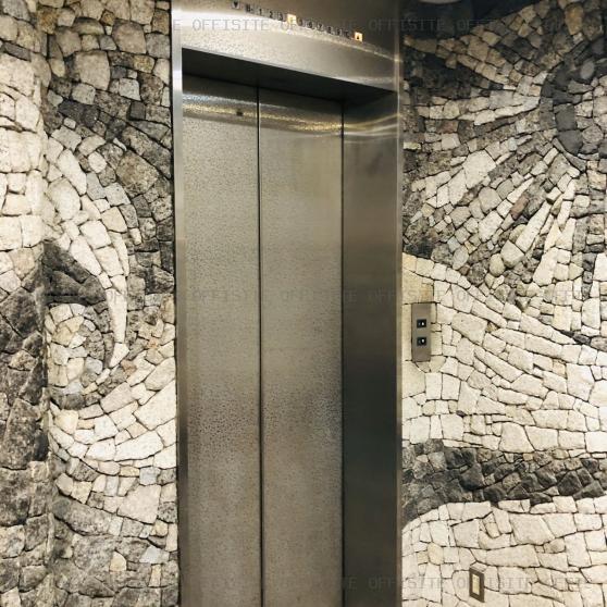 岡安ビルのエレベーター