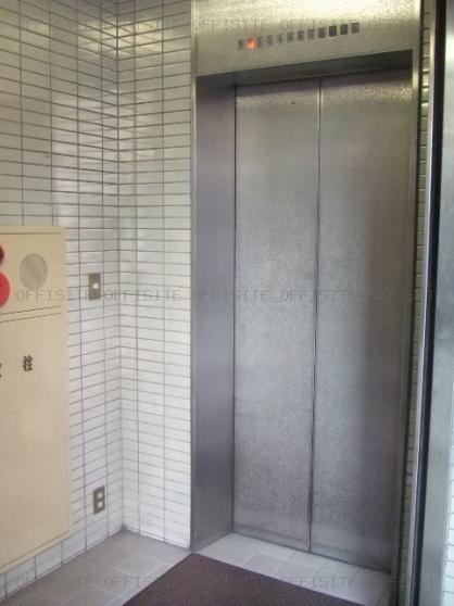 東晃ビルのエレベーター