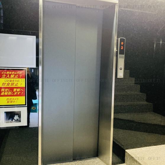 井門西新宿ビルのエレベーター