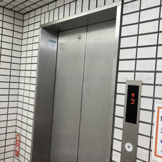 千代田ビルのエレベーター