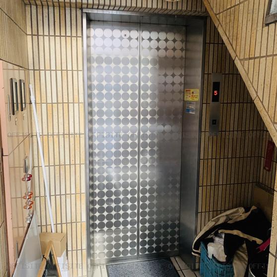 第１横島ビルのエレベーター