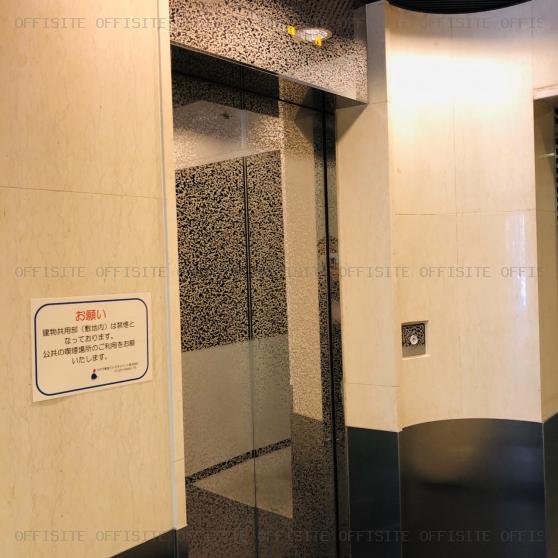 猿楽町菊英ビルのエレベーター
