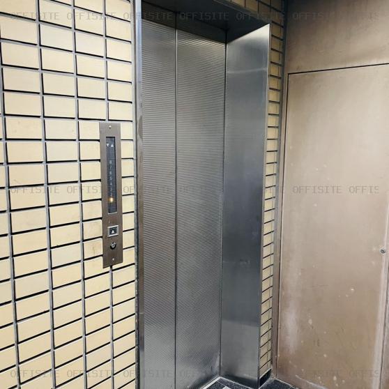 三ツ田ビルのエレベーター