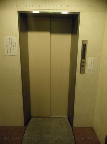 ウスイ紀尾井町ビルのエレベーター