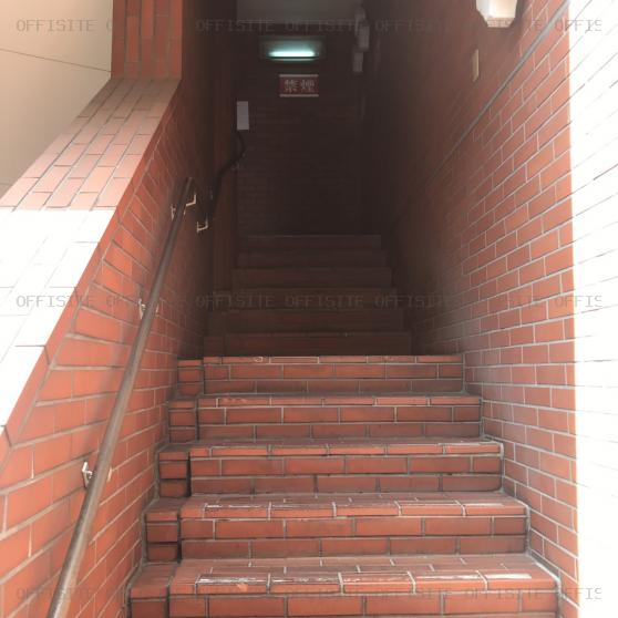 フナダ錦糸町駅前ビルの階段