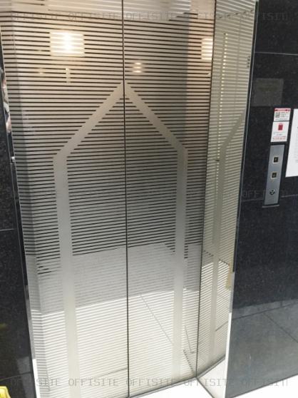 丸坂ビルのエレベーター