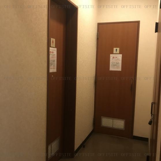 ストーク新宿ビル（ハローオフィス西新宿）のトイレ入口