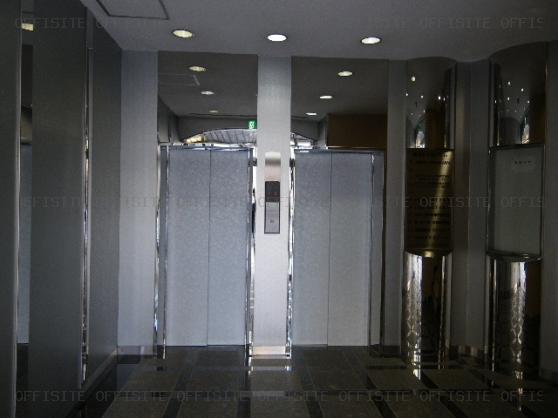 早川トナカイビルのエレベーター