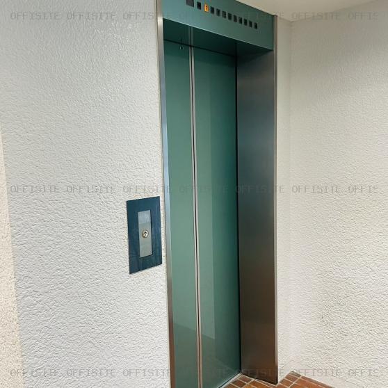 東建インターナショナルビル別館のエレベーター