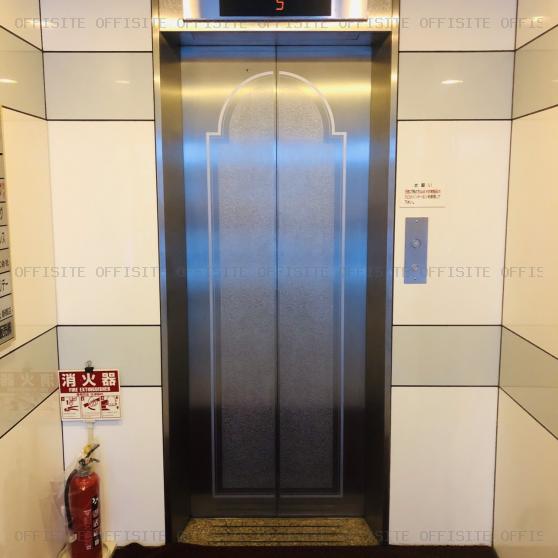 新橋森ビルのエレベーター