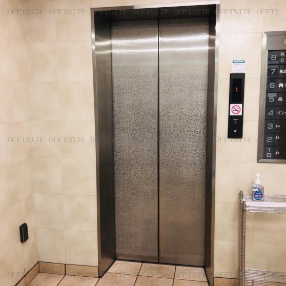 赤坂光映ビルのエレベーター