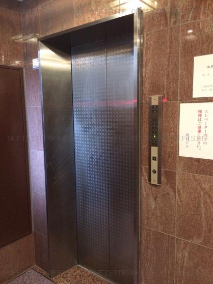 西村ビルのエレベーター