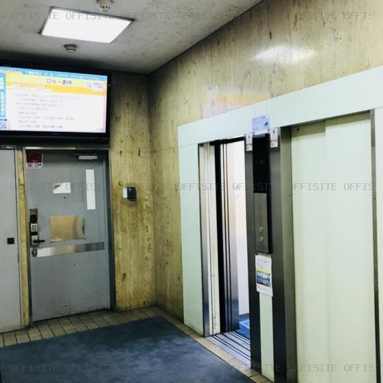 新陽高田馬場ビルのエレベーター