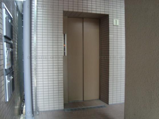 ヤマダビルのエレベーター