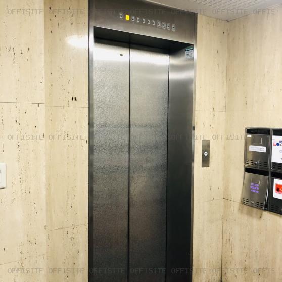 布萬スカイビルのエレベーター