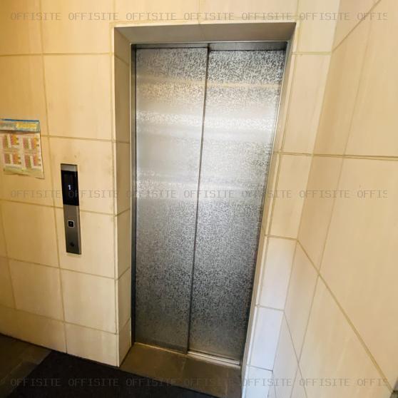 誠心ビルのエレベーター
