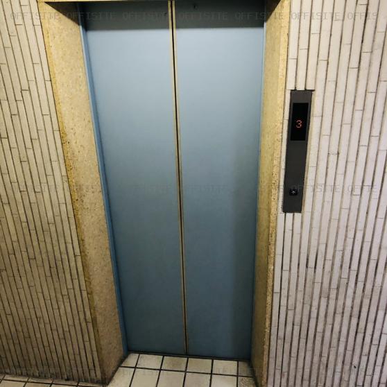 寿宝ビルのエレベーター