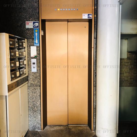 日米商会ビルのエレベーター