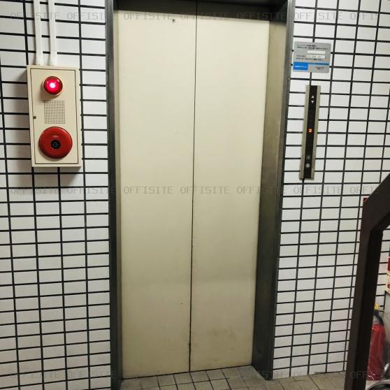 川名ビルのエレベーター
