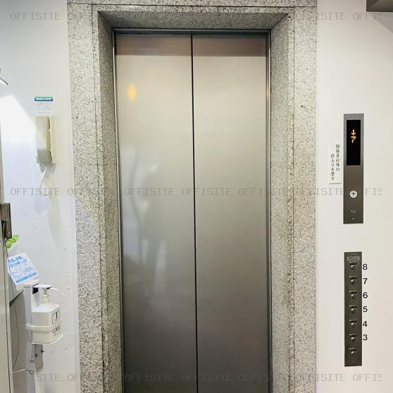 湯島３３１５（ＹＵＳＨＩＭＡ３３１５）ビルのエレベーター