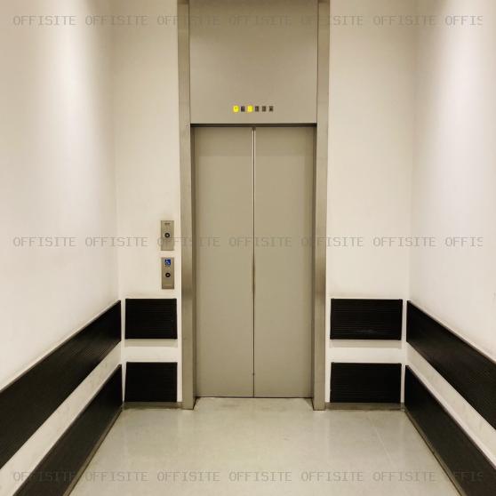 新宿アイランドアトリウムのエレベーター