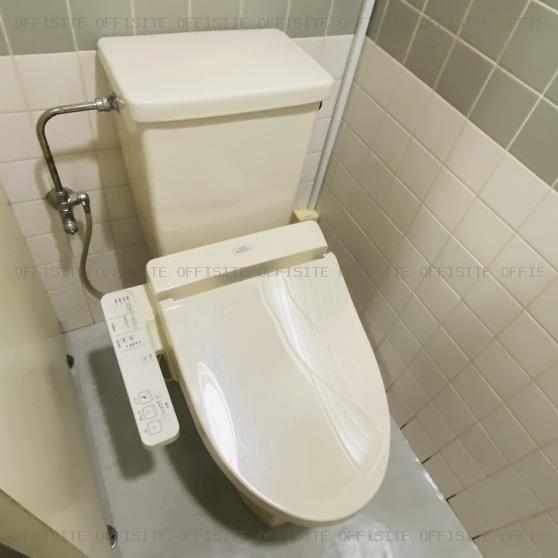 麹町ＹＫビルの男子洋式トイレ